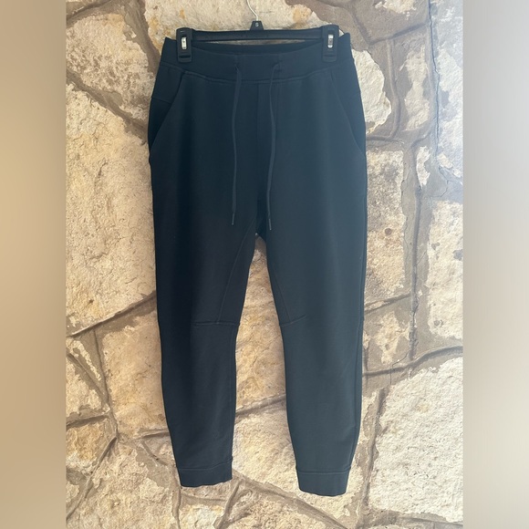 Lululemon City Sweat Jogger Shorter Length Classic
Navy Size Small - Picture 7 of 8